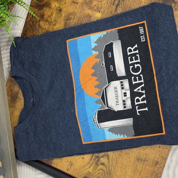 Traeger Heritage Barn T-Shirt - Picture 2 of 7